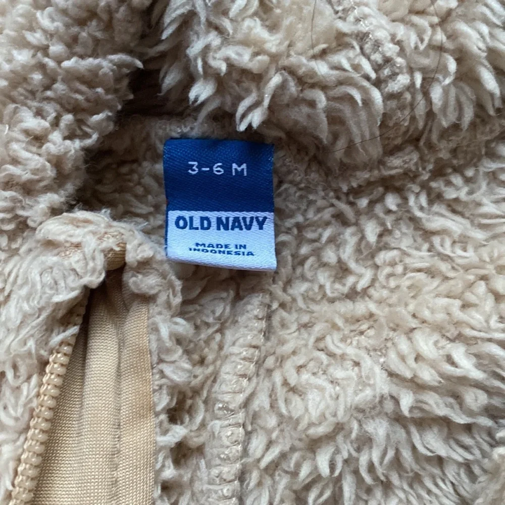 Old Navy Fuzzy Bear Baby Bunting‎ Snowsuit Warm Winter 3-6 months